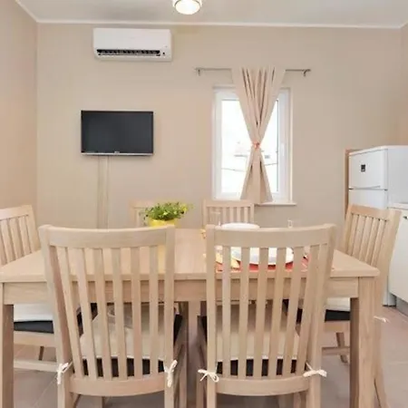 Studio Fur 4 Personen Ca 45 Qm In Srima, Dalmatien Norddalmatien - B60474 Appartement *