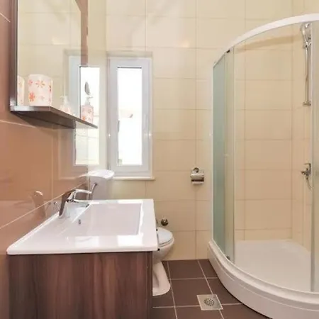 Studio Fur 4 Personen Ca 45 Qm In Srima, Dalmatien Norddalmatien - B60474 * Srima