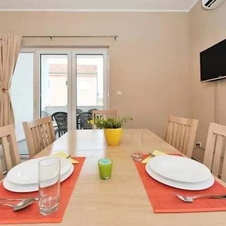 Appartement Studio Fur 4 Personen Ca 45 Qm In Srima, Dalmatien Norddalmatien - B60474